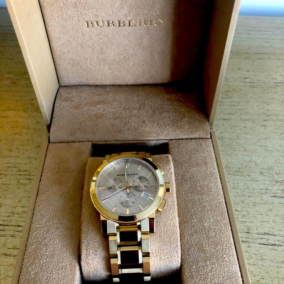 Authentic Burberry Gold Watch - Picture 1 of 6